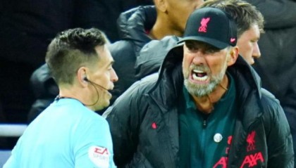 NBA在线观看-英超新规：围攻裁判必黄牌，教练站姿指挥严格受限